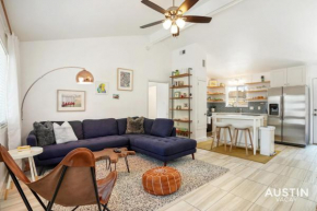 Stylish Austin Retreat w Luxurious King Bed and WD